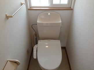 コンパクトで使いやすいトイレです