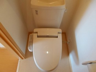 コンパクトで使いやすいトイレです