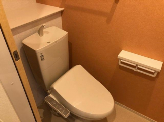 ゆったりとした空間のトイレです