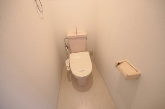 コンパクトで使いやすいトイレです