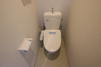 コンパクトで使いやすいトイレです