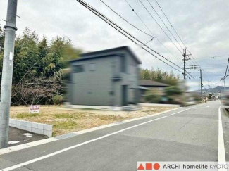 小学校の通学路にもなっているのでお子様の通学も安心ですね♪