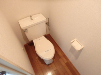 コンパクトで使いやすいトイレです