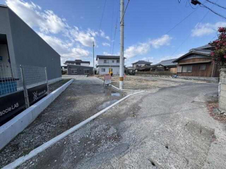 進入路、前面道路からのＣ号地。