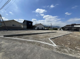 進入路。　Ｂ・Ｃそれぞれの名義の道路となります。　ゆったり進