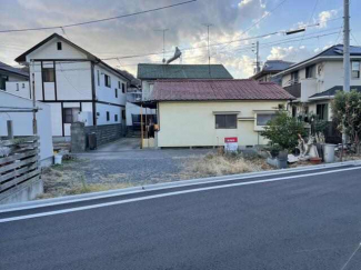 東側から多少段差あり