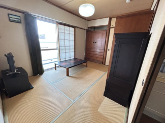 落ち着いた雰囲気の和室付きです