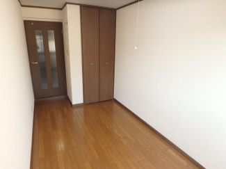 たっぷりの陽光に包まれる明るい住まい