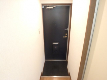 下駄箱付きで玄関すっきりです
