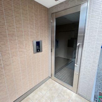 落ち着いたエントランスです