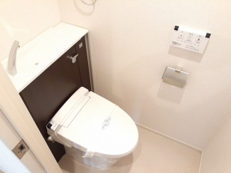 ゆったりとした空間のトイレです