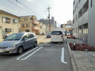 駐車場に車を止められます