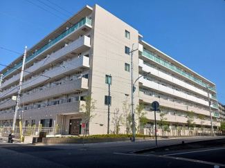 落ち着いた雰囲気の外観です