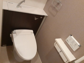 コンパクトで使いやすいトイレです