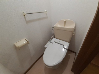 ゆったりとした空間のトイレです