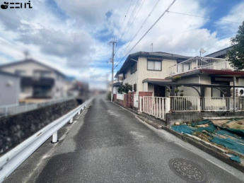 【前面道路含む現地写真】