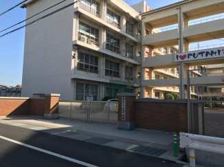 明石市立二見中学校まで813m