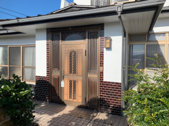 中寺の2階建の家の画像