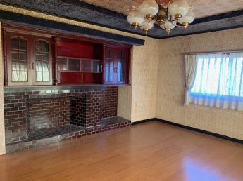 中寺の2階建の家の画像