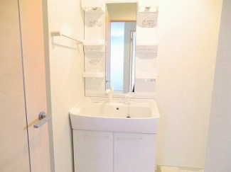 忙しい朝には欠かせない洗面所です