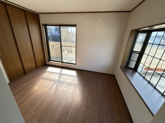 広々とした６帖洋室です