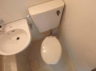 コンパクトで使いやすいトイレです