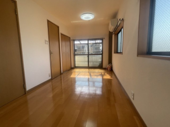 使い勝手のいい寝室です