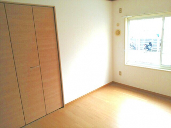 内装は落ち着いています