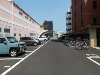 【駐車場】