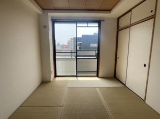 柔らかい畳が心地よい和室