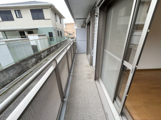 お洗濯にも便利なバルコニー付き