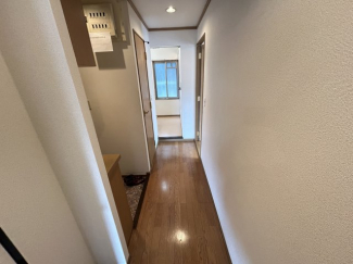 内装は落ち着いています