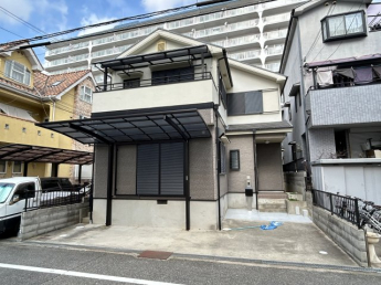 落ち着いた雰囲気の外観です