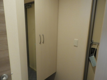 収納もある玄関です