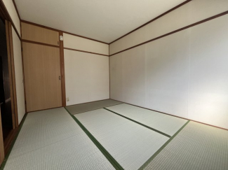 和室ならではの温かな和の空間で寛ぎの時間を過ごせます
