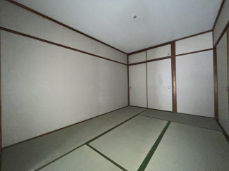 柔らかい畳が心地よい和室