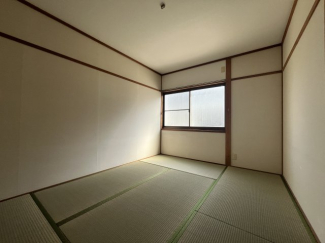 柔らかい畳が心地よい和室