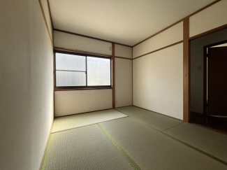 ゆったりとくつろげる和室です