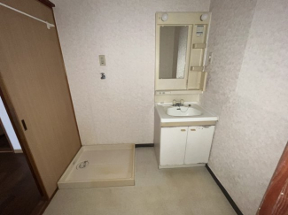 独立洗面台、朝の身支度には欠かせません