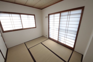 落ち着いた雰囲気の和室付きです