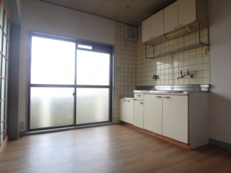 こちらの居間で趣味の時間をお楽しみください