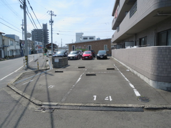 【駐車場】