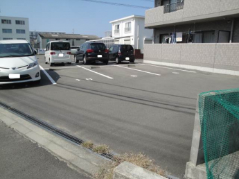 【駐車場】