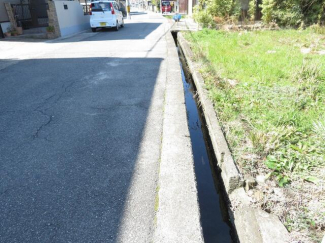 南側道路と敷地
