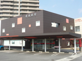 愛媛銀行新居浜支店まで622m
