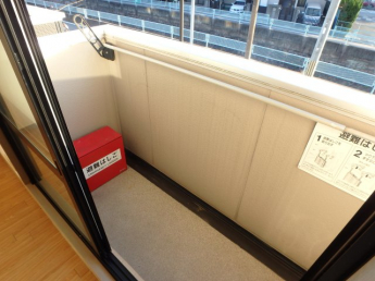 開放的で明るい空間を演出してくれるバルコニーです