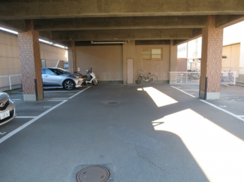 【駐車場】