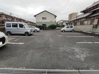 【駐車場】