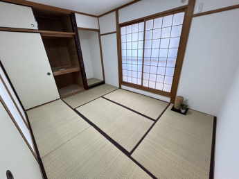 柔らかい畳が心地よい和室