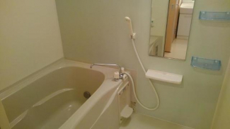 コンパクトで使いやすいお風呂です